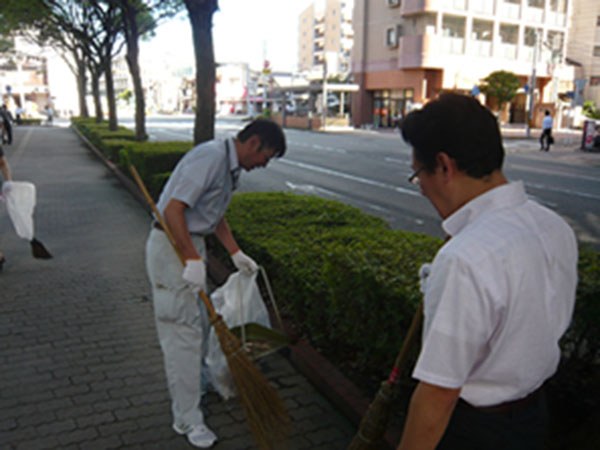 街路の清掃活動の様子2